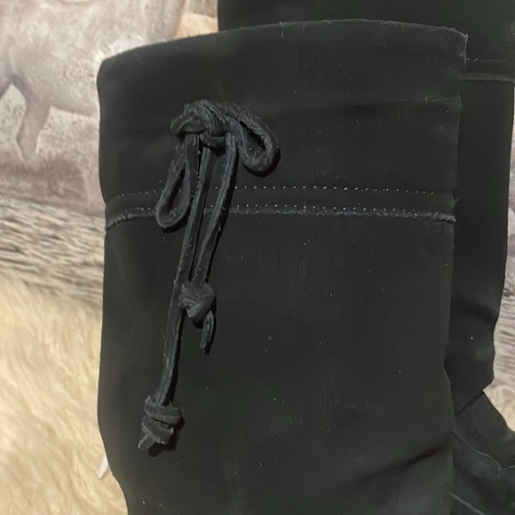 Manitoba mukluks leather shearling lined boots - Picture 2 of 9